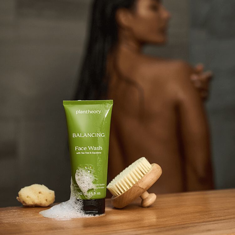 Balancing Face Wash - Image 4