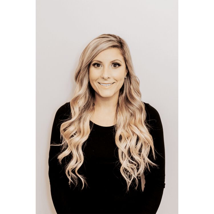 18" Ultra-Seamless Clip-in Hair Extensions Light Blonde - Image 4